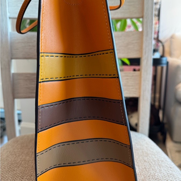 Coach Cashin Tote (C9724) - Picture 6 of 10